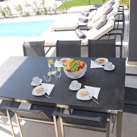 Meerbrise - Luxury Villa Банджоле Экстерьер фото